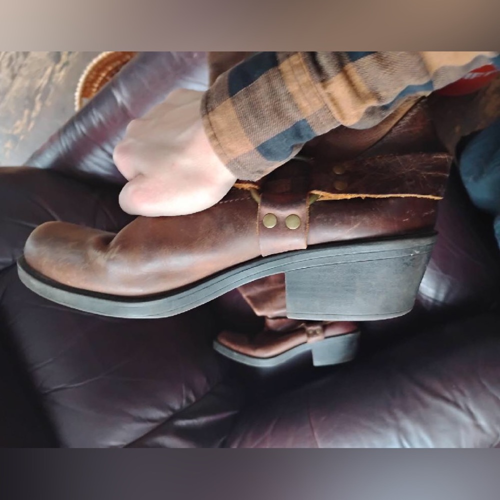 š¤ MOSSIMO BROWN LEATHER BOOTS -size 10š¤ - Picture 7 of 8